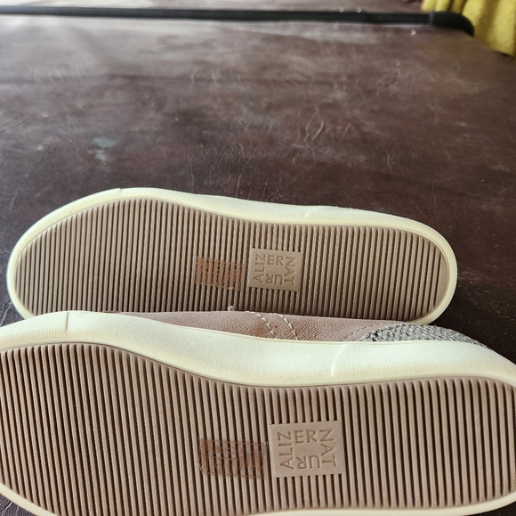 Naturalizer Women's Morrison Sneaker - Picture 4 of 8